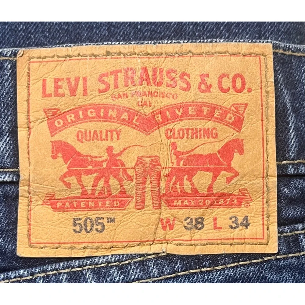 Levi's Men's 505 Pre Washed Straight Leg‎ Jeans 38x34 (Actual 40x34)